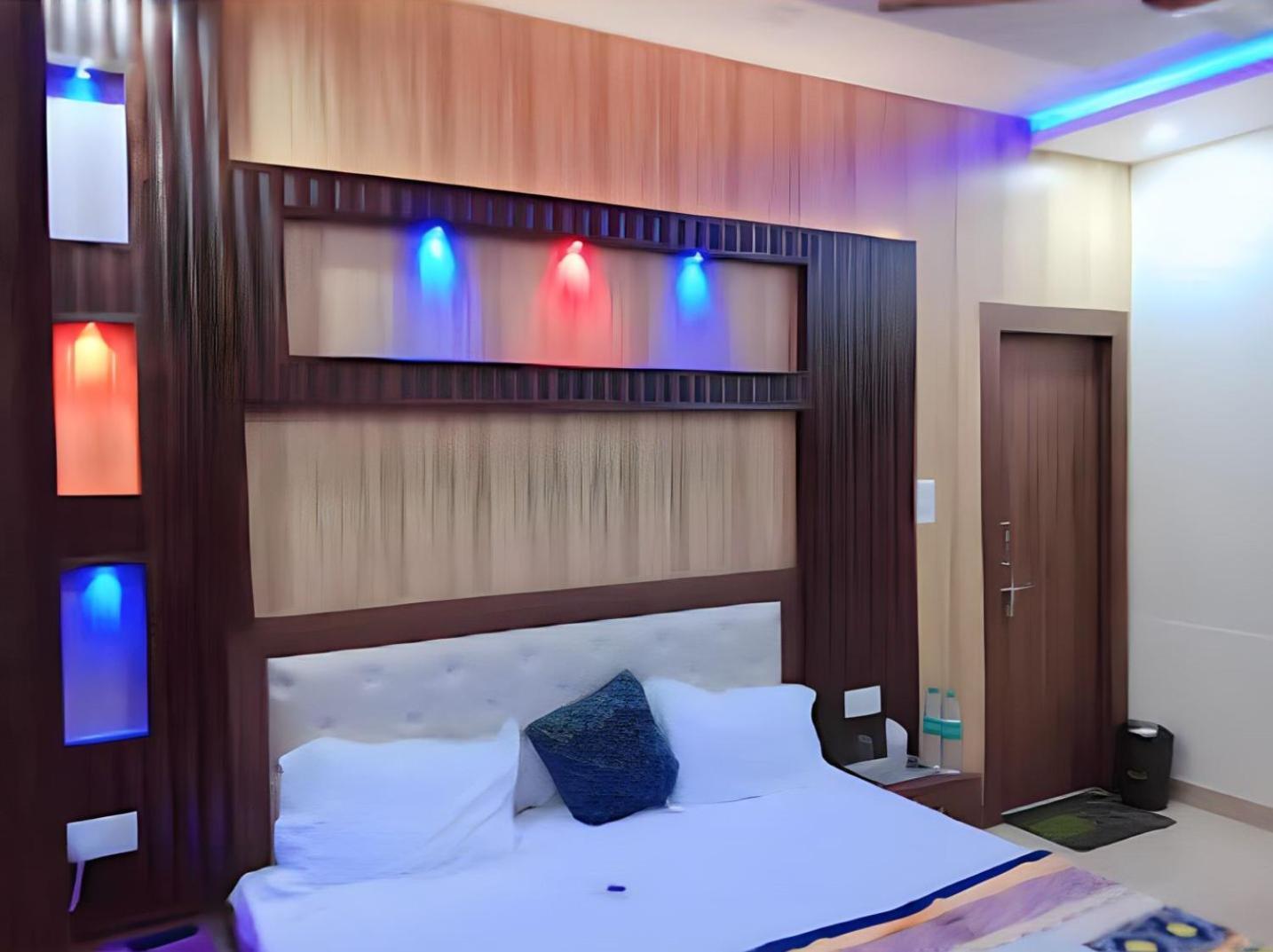 Taj Square A Luxurious Family Homestay Agra  Exterior photo