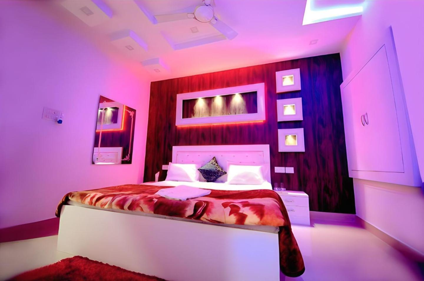 Taj Square A Luxurious Family Homestay Agra  Exterior photo