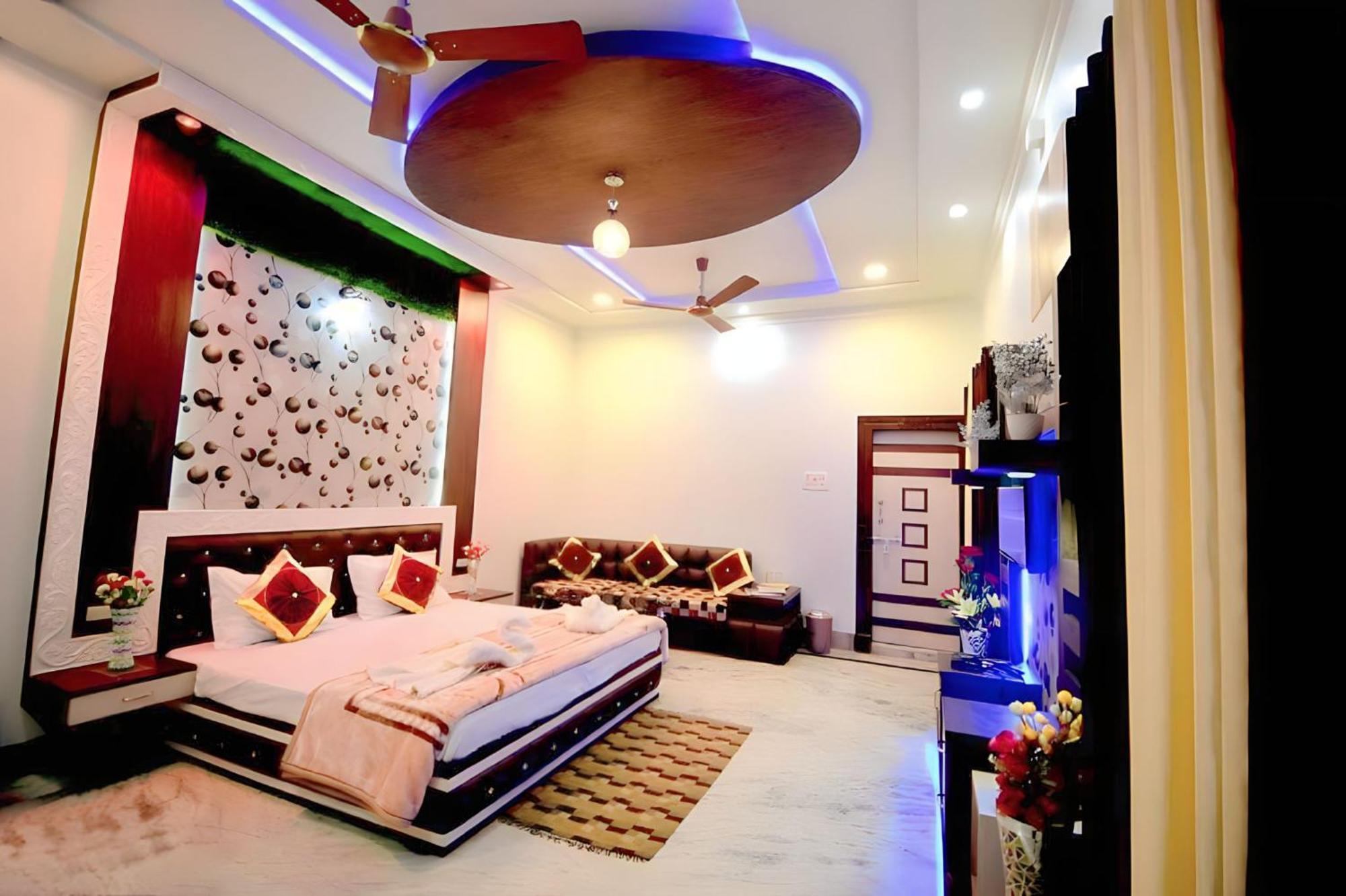 Taj Square A Luxurious Family Homestay Agra  Exterior photo