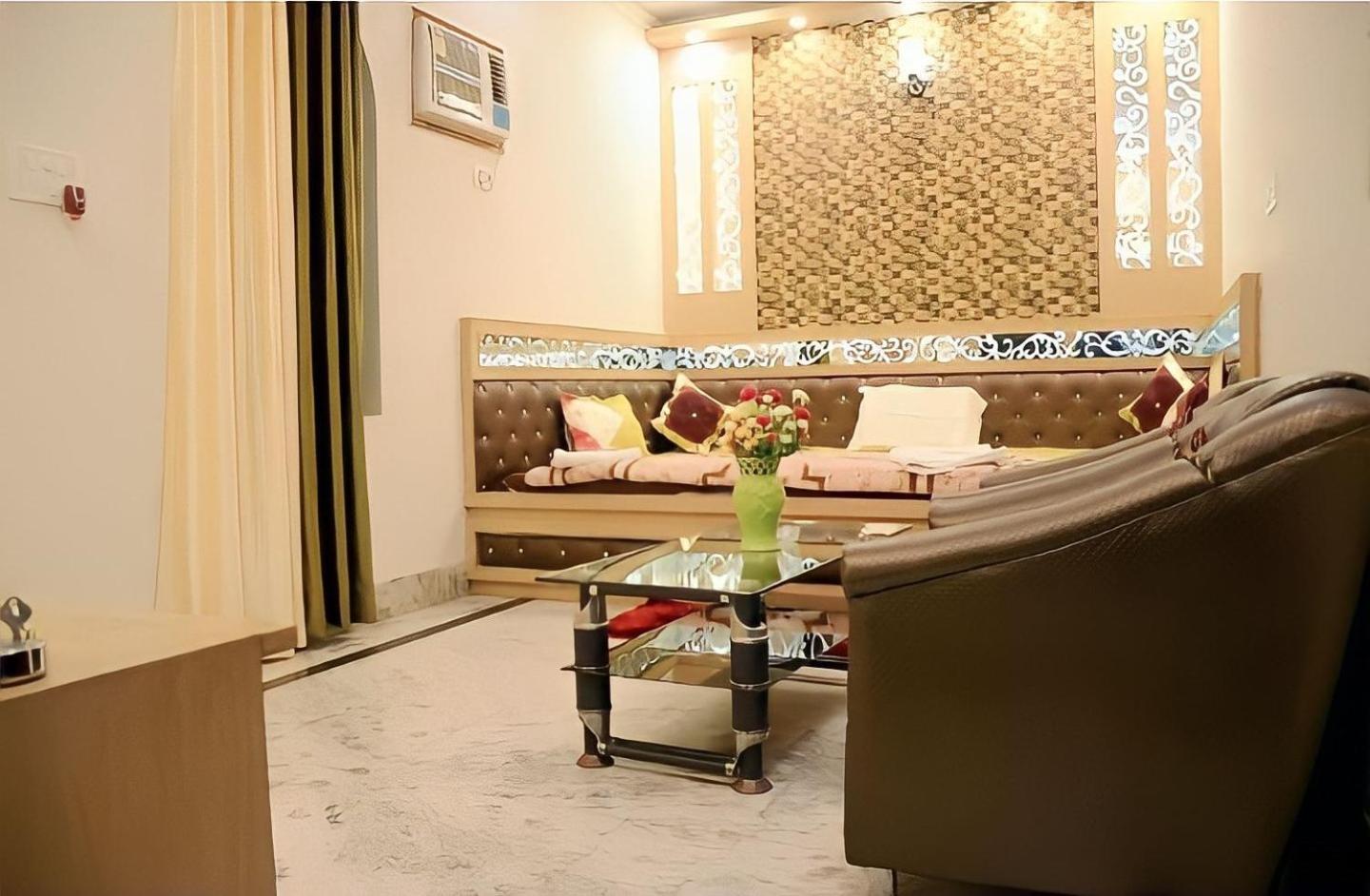 Taj Square A Luxurious Family Homestay Agra  Exterior photo