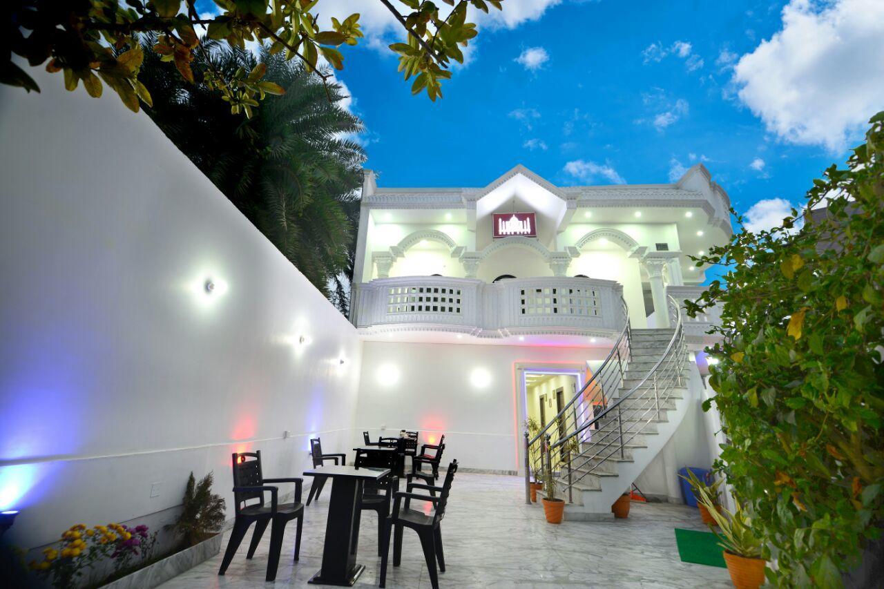 Taj Square A Luxurious Family Homestay Agra  Exterior photo