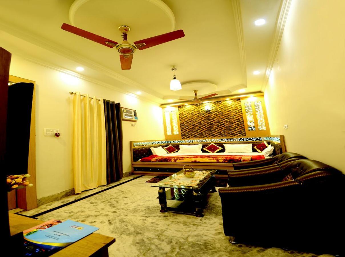 Taj Square A Luxurious Family Homestay Agra  Exterior photo