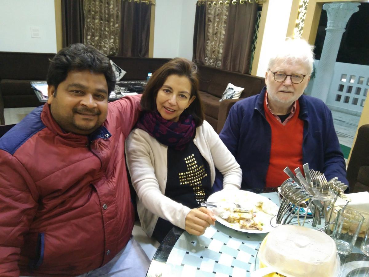 Taj Square A Luxurious Family Homestay Agra  Exterior photo
