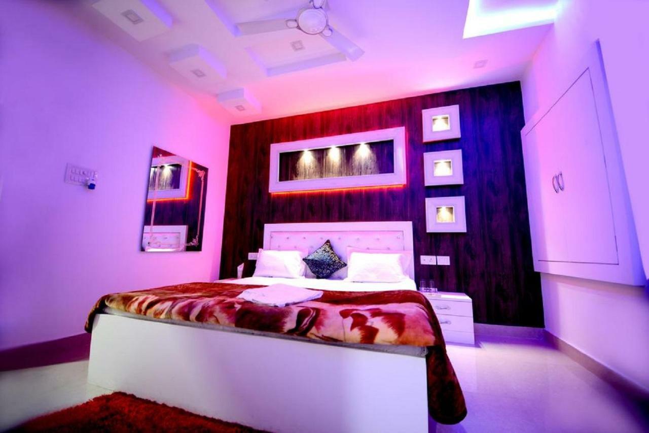 Taj Square A Luxurious Family Homestay Agra  Exterior photo